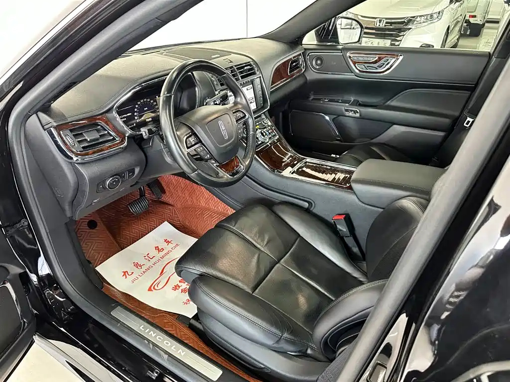 LINCOLN CONTINENTAL 2019