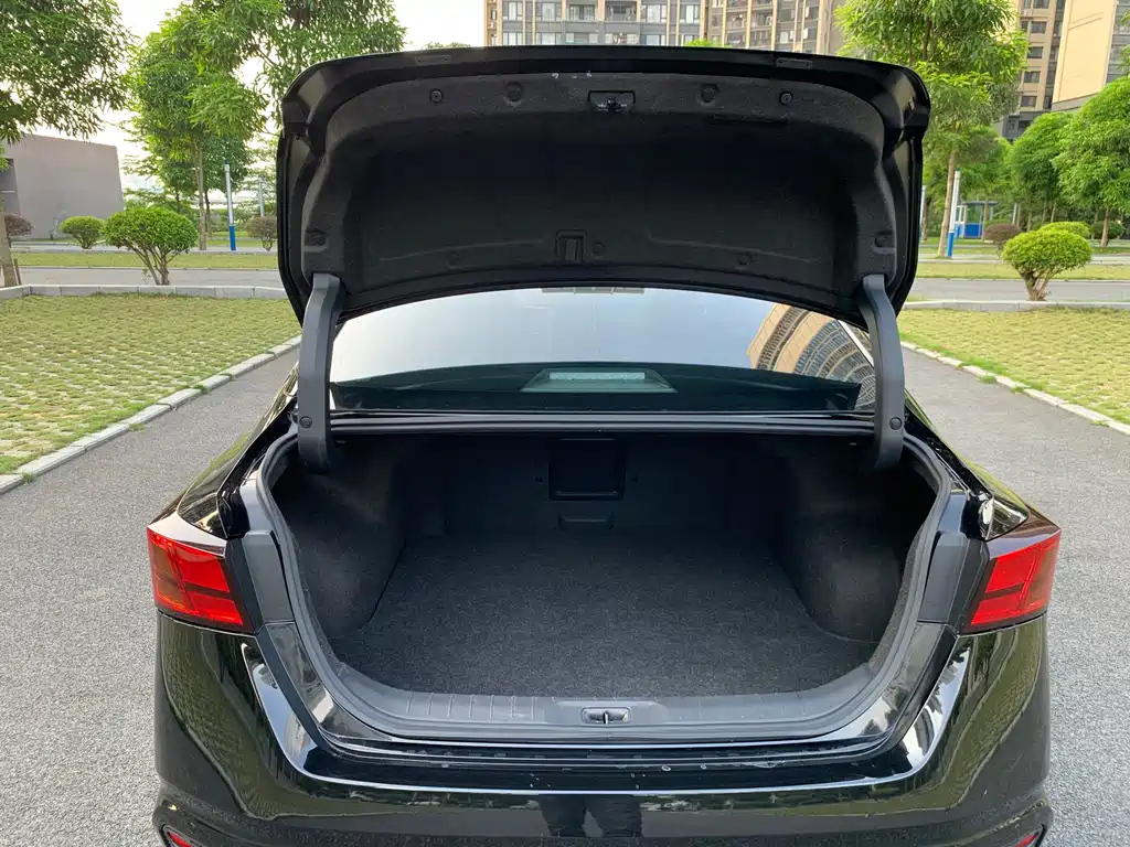 NISSAN TEANA 2021