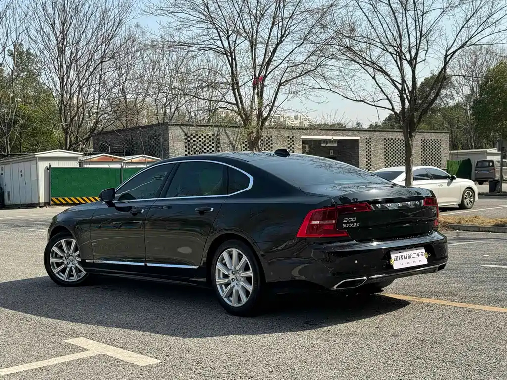 VOLVO S90 2020