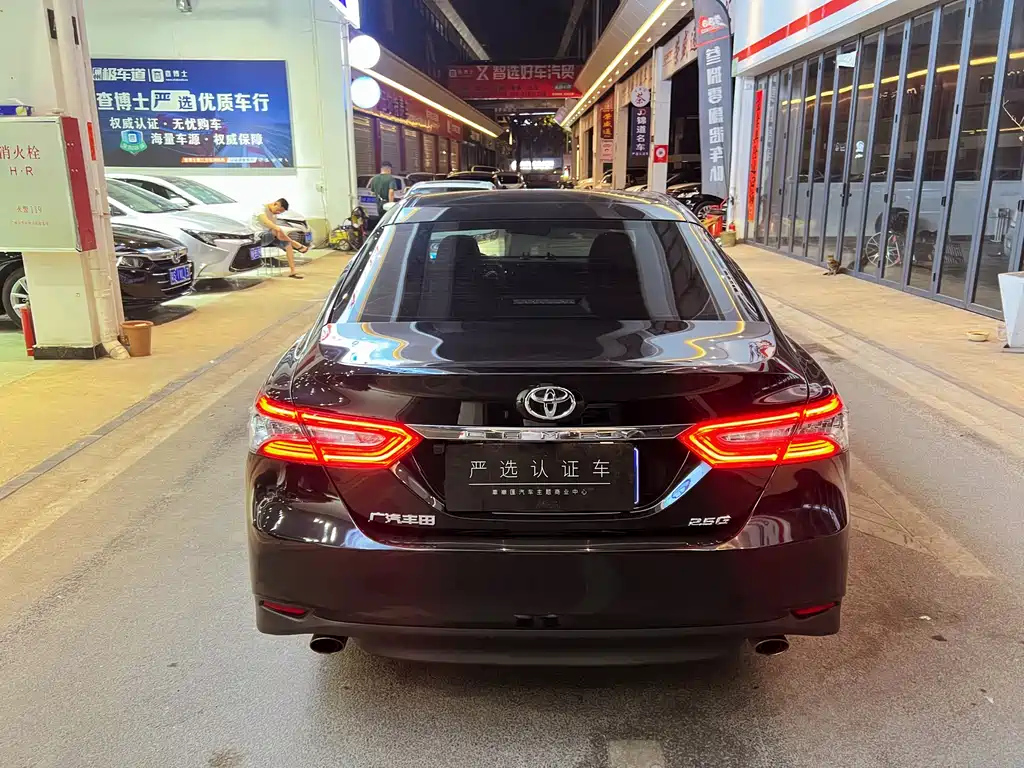 TOYOTA CAMRY 2020