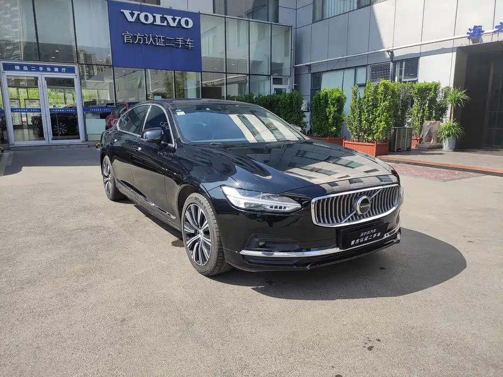 VOLVO S90 2023