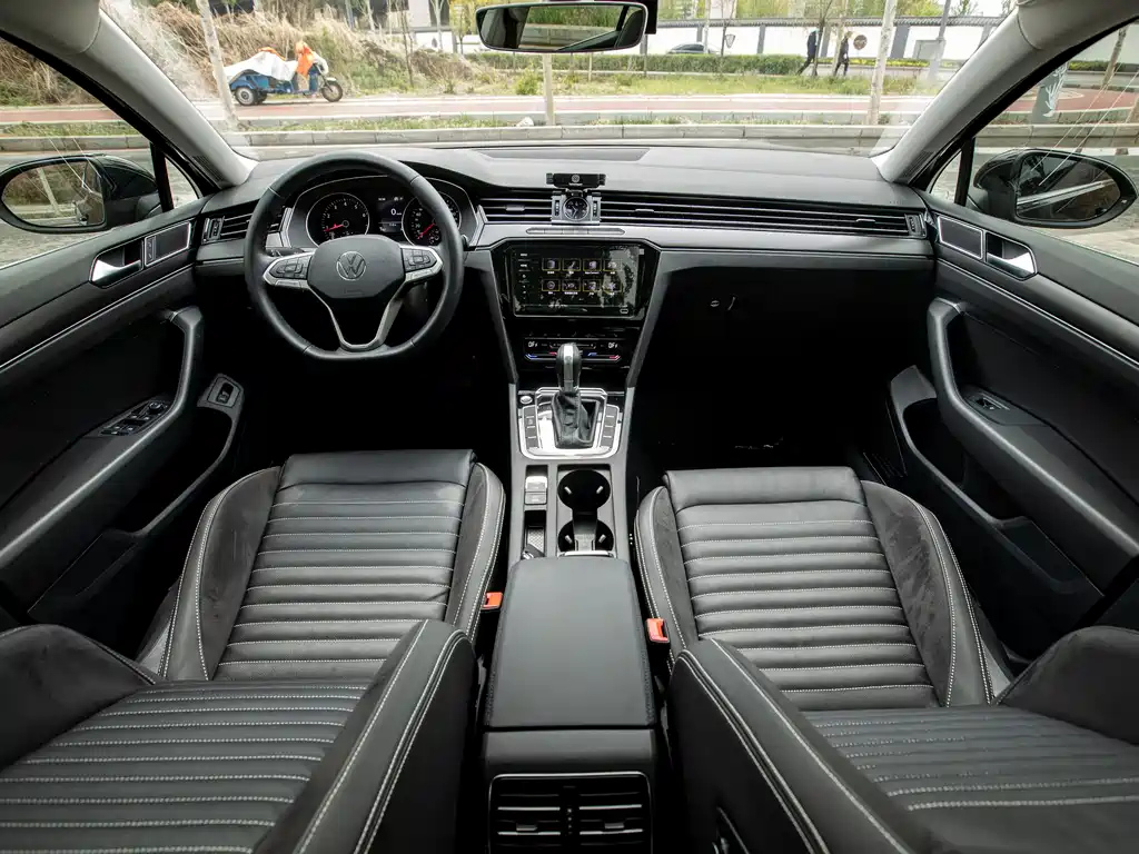 VOLKSWAGEN MAGOTAN 2021