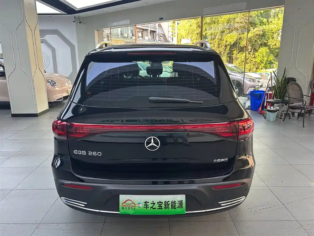 MERCEDES BENZ EQB 2023