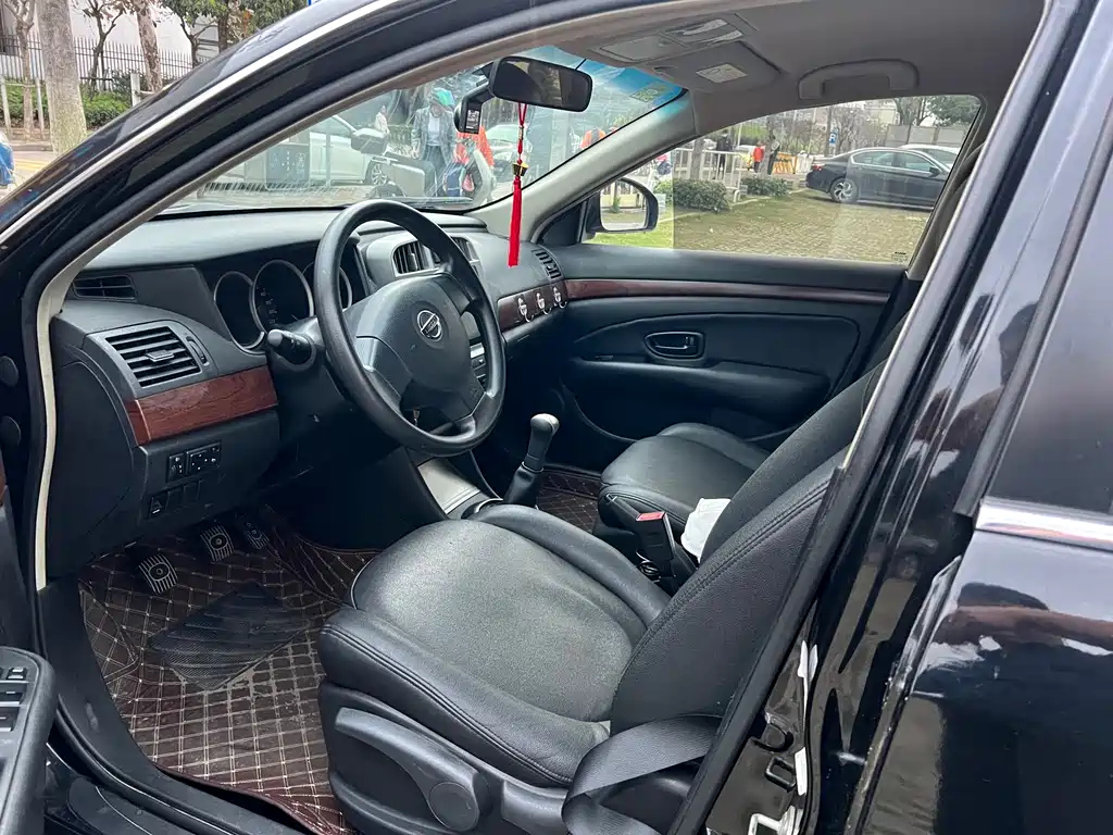 NISSAN SYLPHY 2018