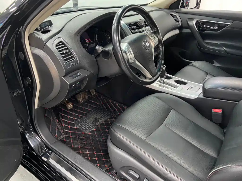 NISSAN TEANA 2017