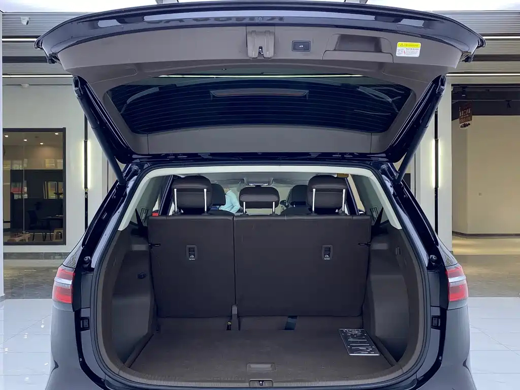VOLKSWAGEN VILORAN 2021