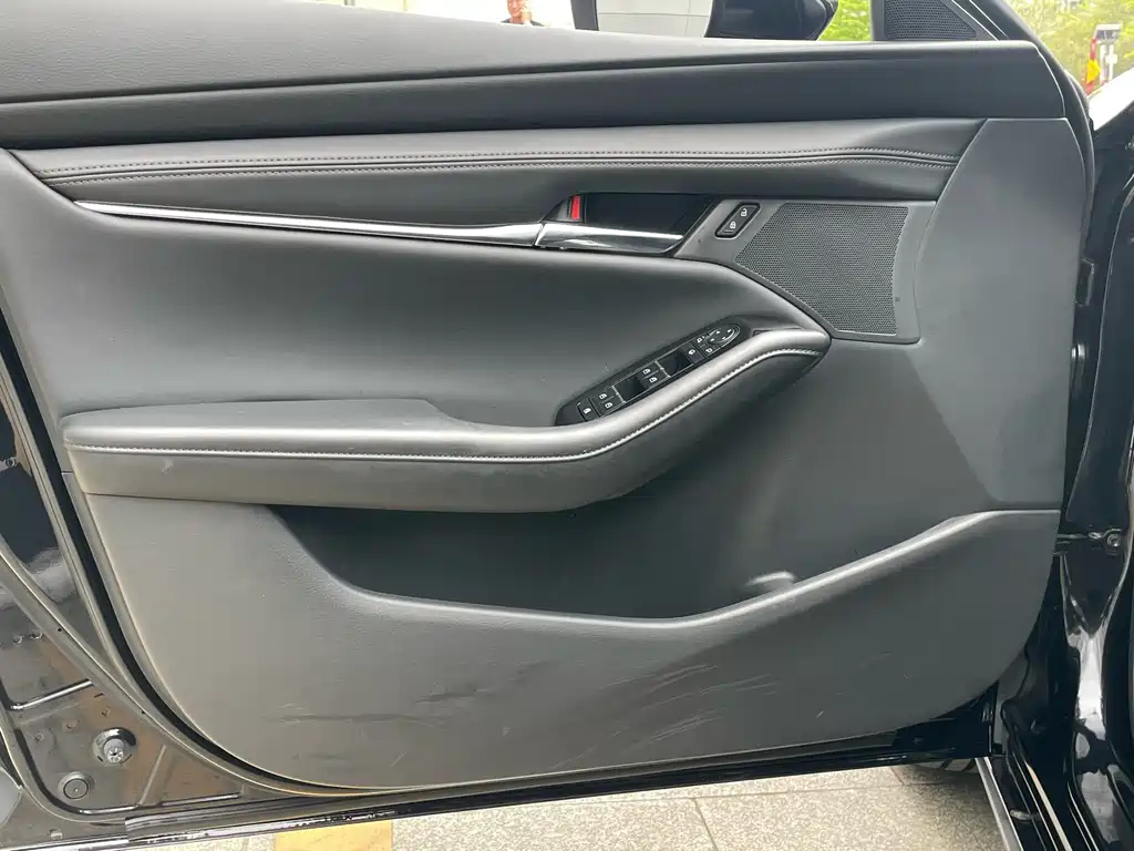 MAZDA 3 AXELA 2021
