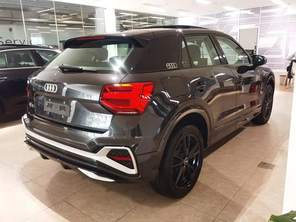 AUDI Q2L 2023