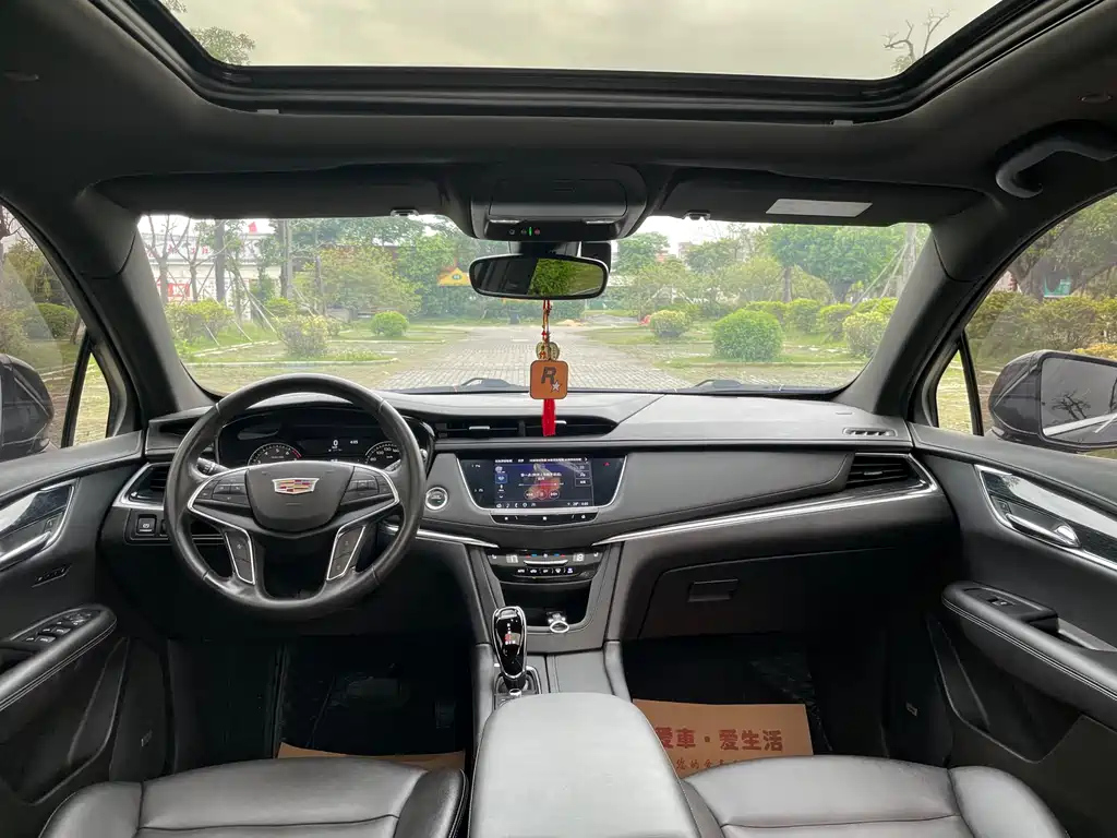 CADILLAC XT5 2021