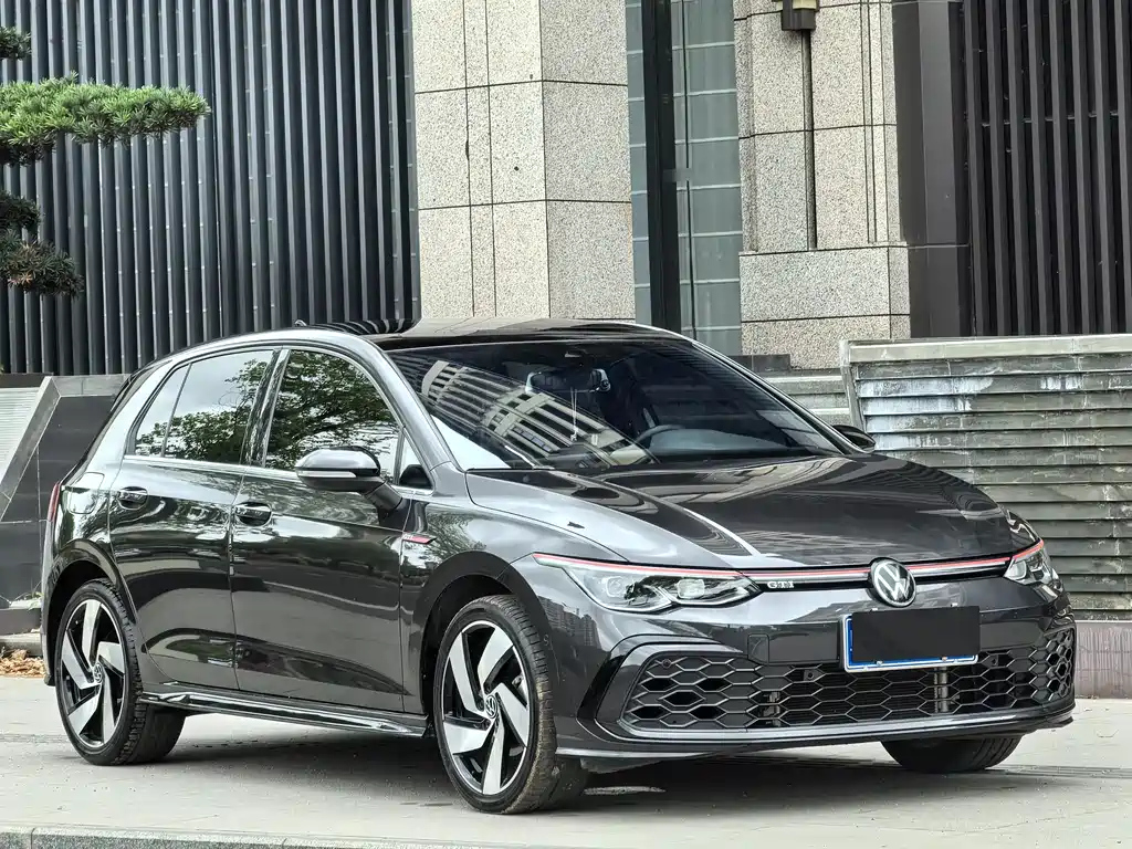 VOLKSWAGEN GOLF 2022