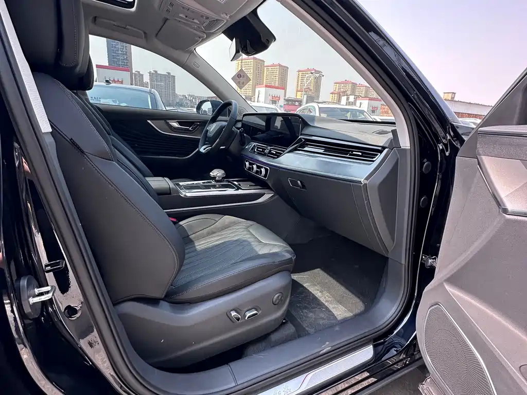 HONGQI HS5 2023