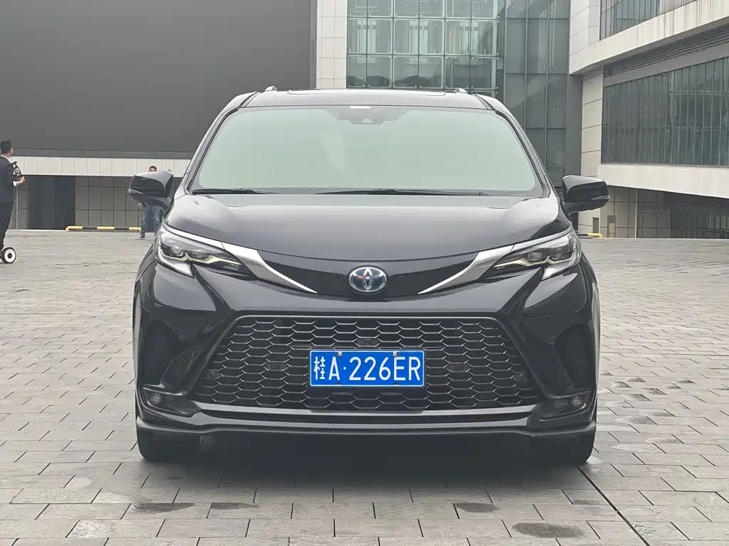 Аукционный лист TOYOTA GRANVIA 2023