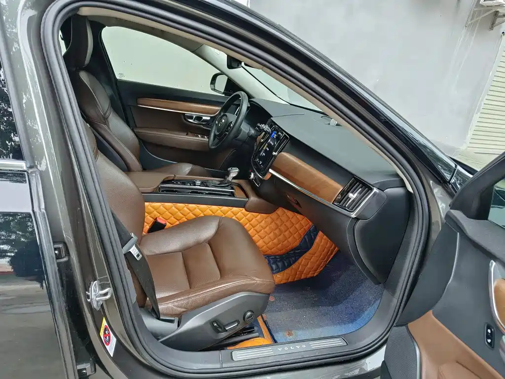 VOLVO S90 2019