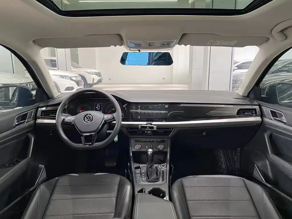 VOLKSWAGEN LAVIDA 2020