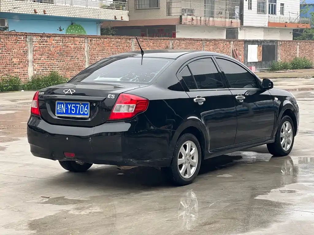 CHERY E5 2011