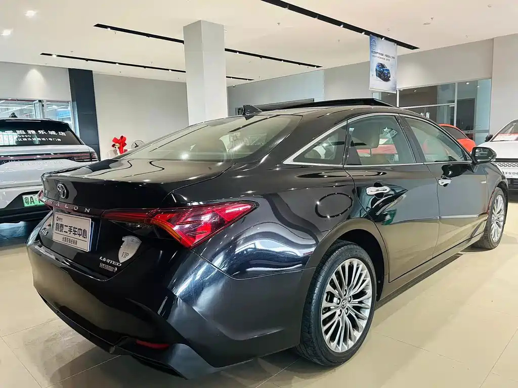 TOYOTA AVALON 2019