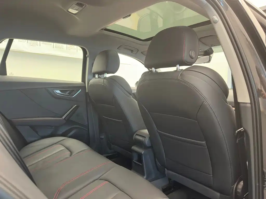 AUDI Q2L 2024