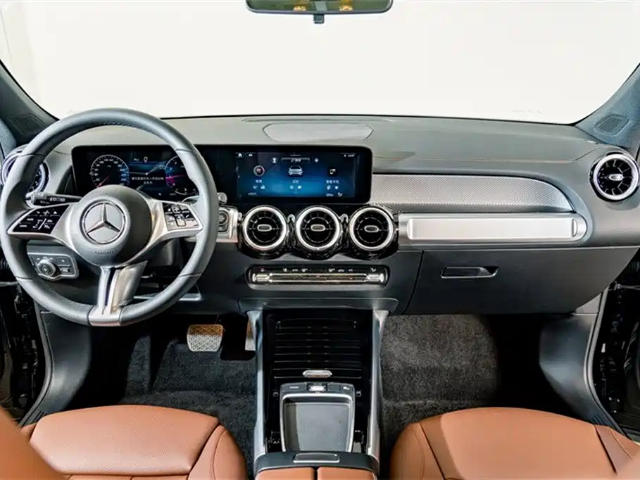 MERCEDES BENZ GLB 2024