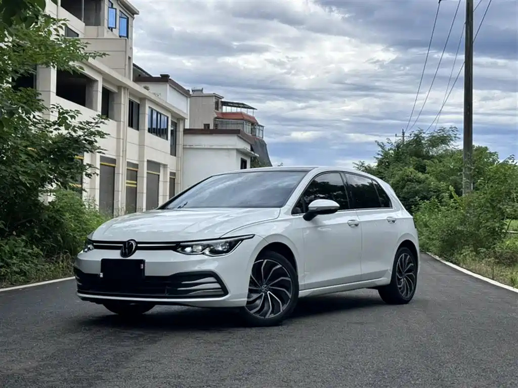 VOLKSWAGEN GOLF 2021