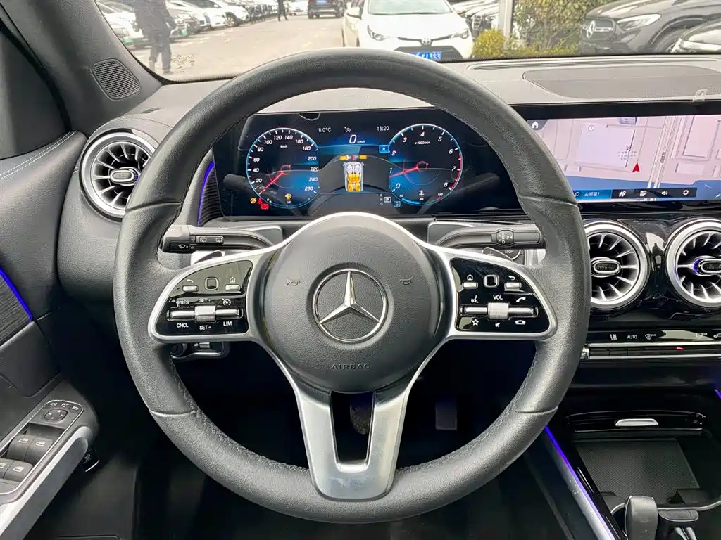 MERCEDES BENZ GLB 2022