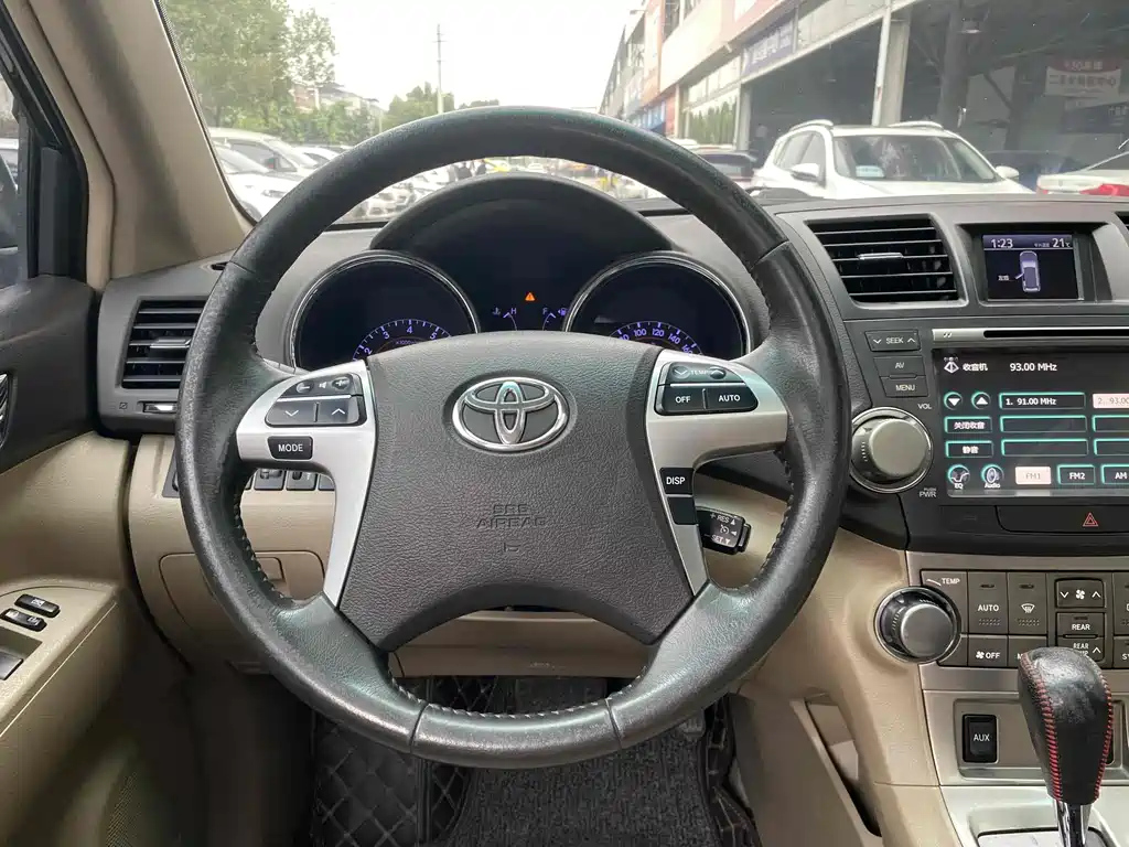 TOYOTA HIGHLANDER 2014