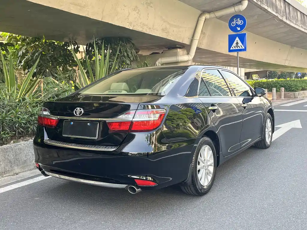 TOYOTA CAMRY 2016