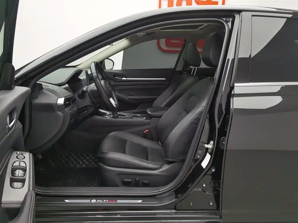 NISSAN TEANA 2020