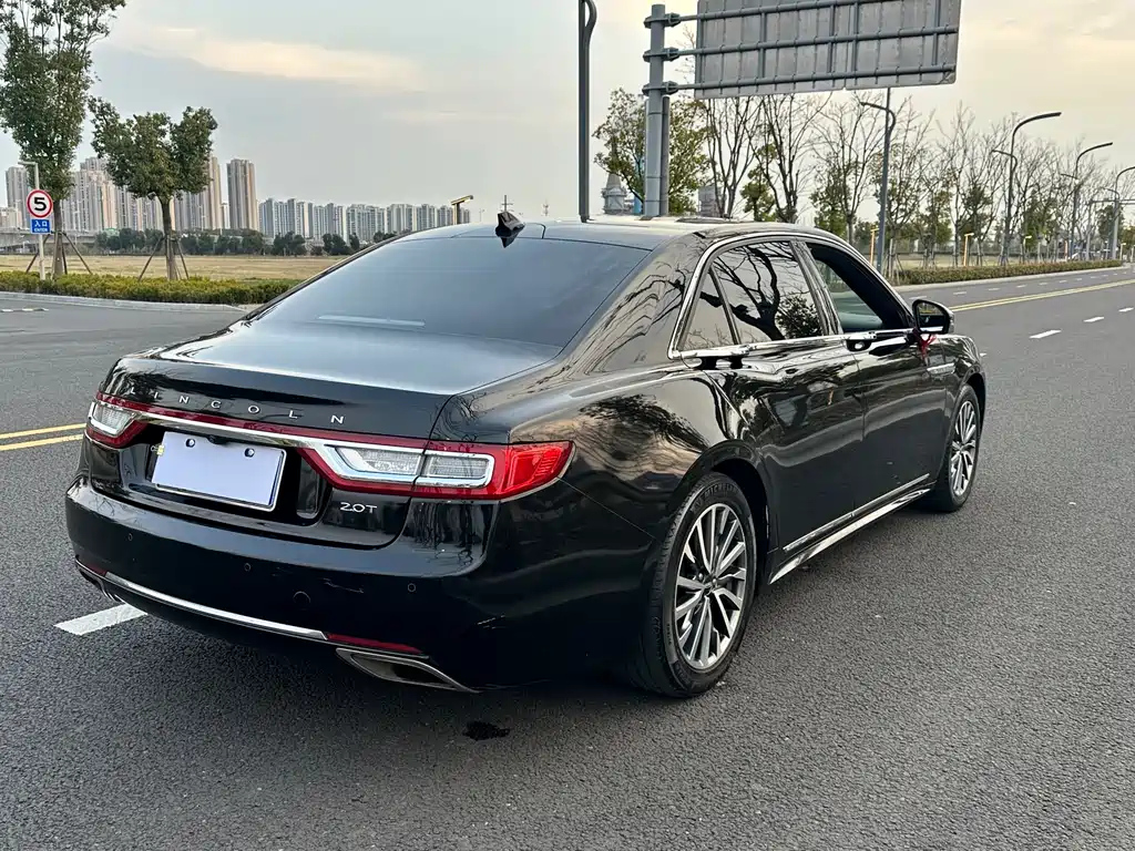LINCOLN CONTINENTAL 2020
