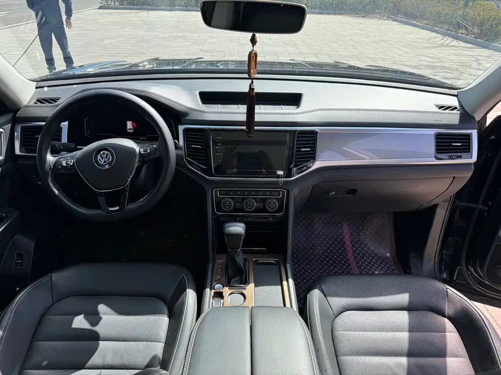 VOLKSWAGEN TOURAN 2020