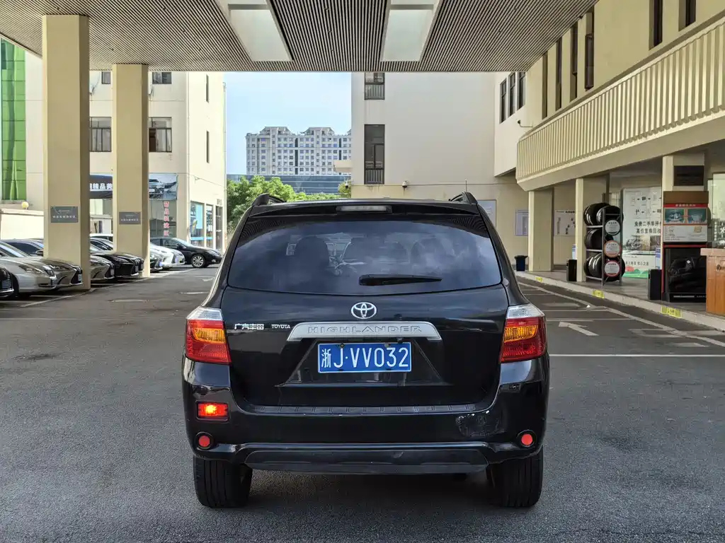 TOYOTA HIGHLANDER 2010