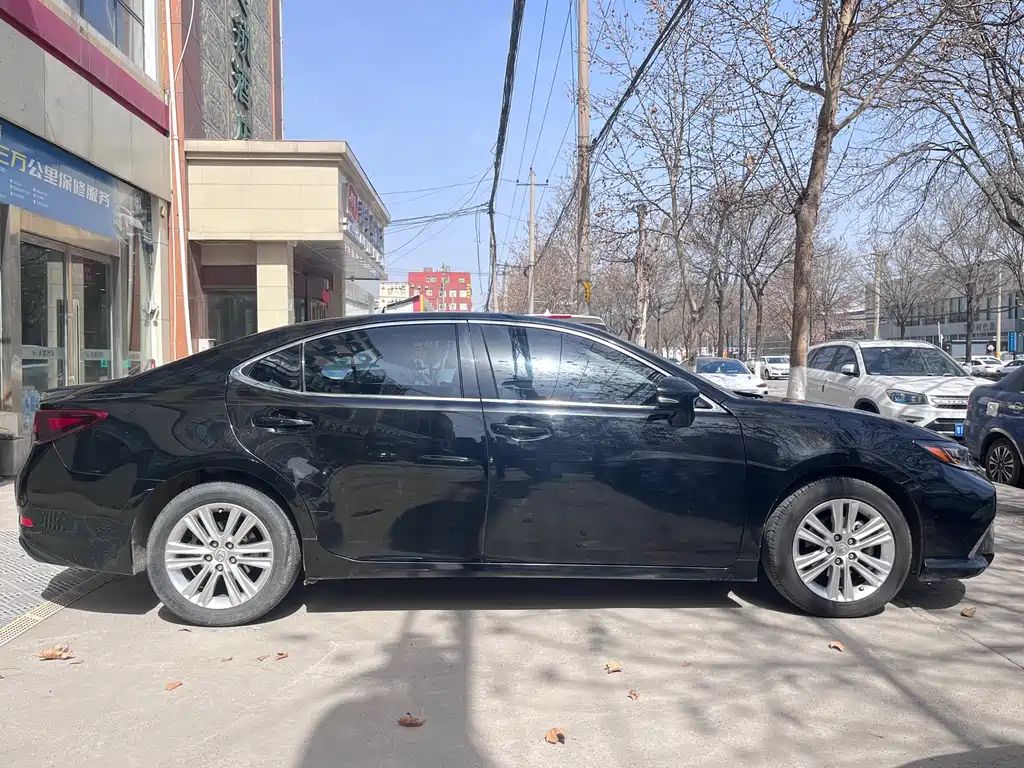 LEXUS ES 2014