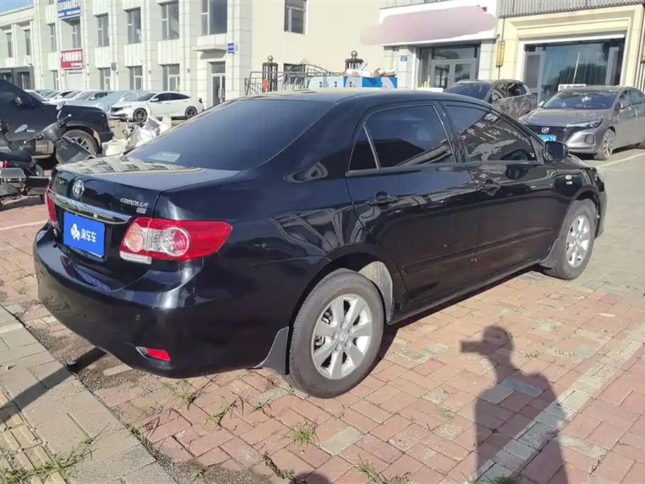 TOYOTA COROLLA 2011