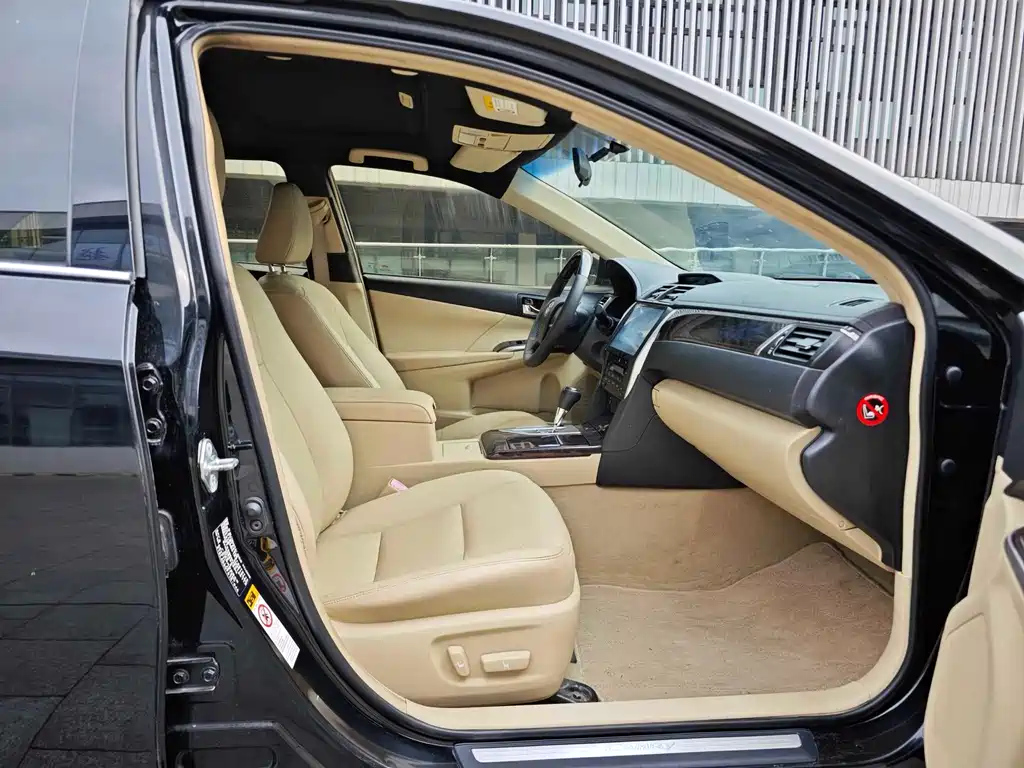 TOYOTA CAMRY 2016