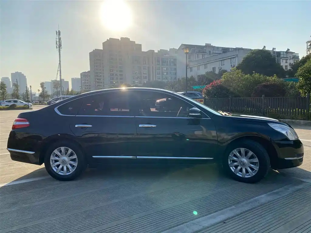 NISSAN TEANA 2009