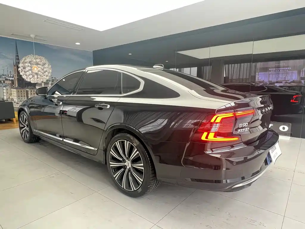 VOLVO S90 2021