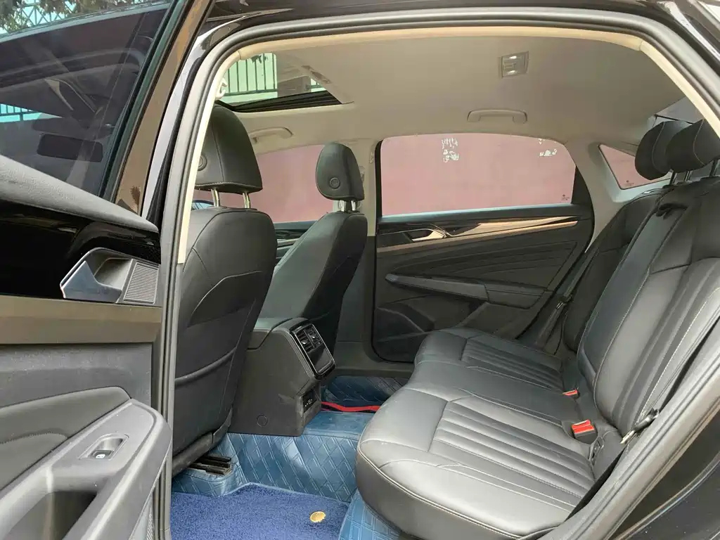 VOLKSWAGEN PASSAT 2021
