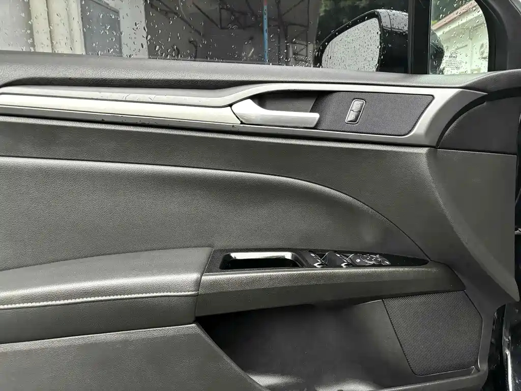FORD MONDEO 2015