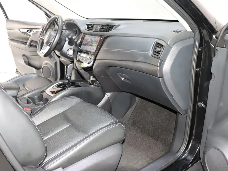 NISSAN X-TRAIL 2019