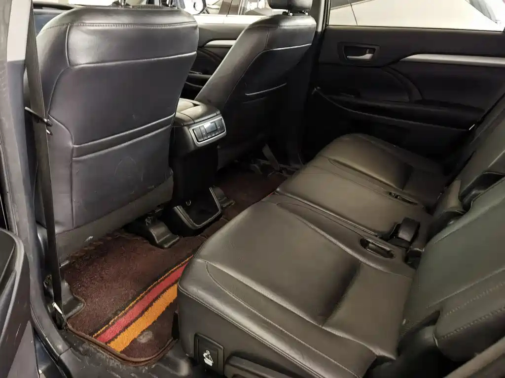 TOYOTA HIGHLANDER 2017