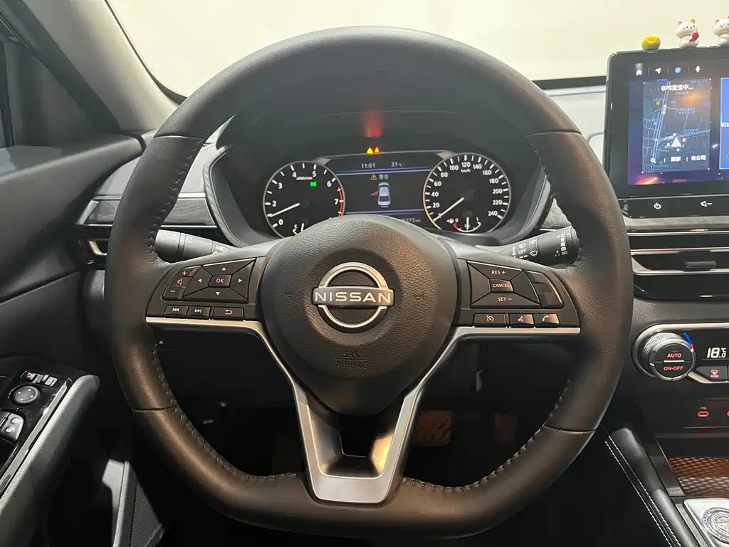 NISSAN TEANA 2023
