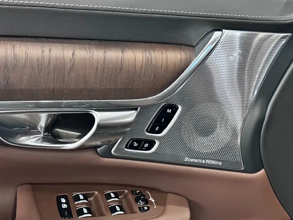 VOLVO S90 2021