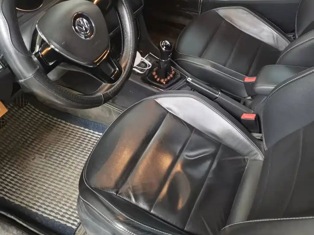 VOLKSWAGEN LAVIDA 2016
