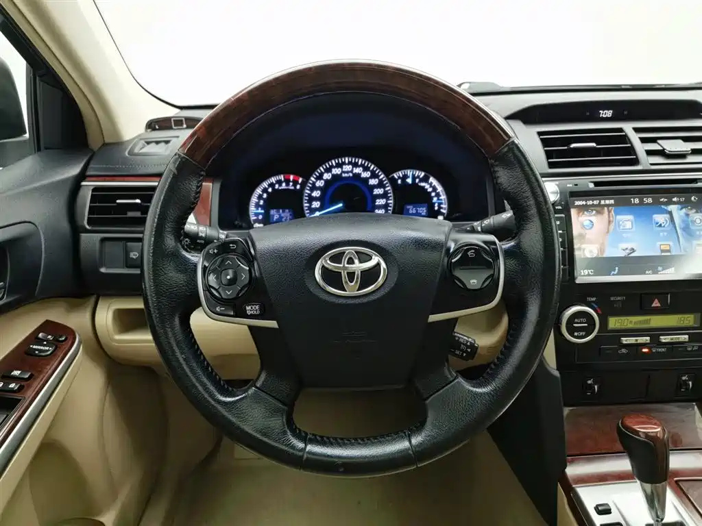 TOYOTA CAMRY 2013