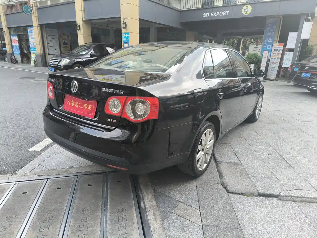 VOLKSWAGEN SAGITAR 2010