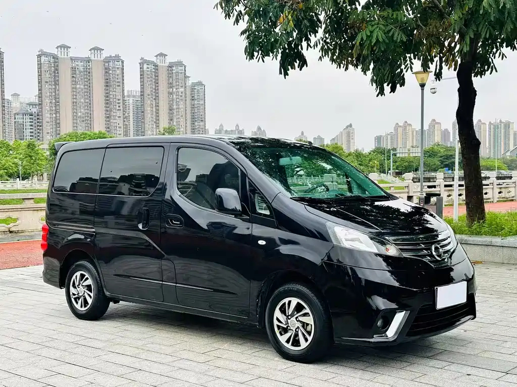 NISSAN NV200 2018