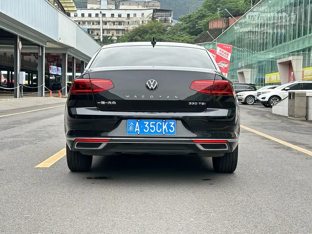 VOLKSWAGEN MAGOTAN 2021