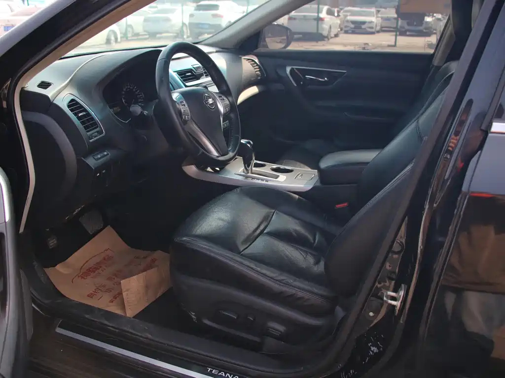 NISSAN TEANA 2018