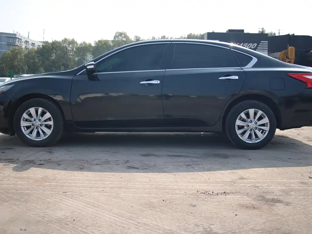 NISSAN TEANA 2018