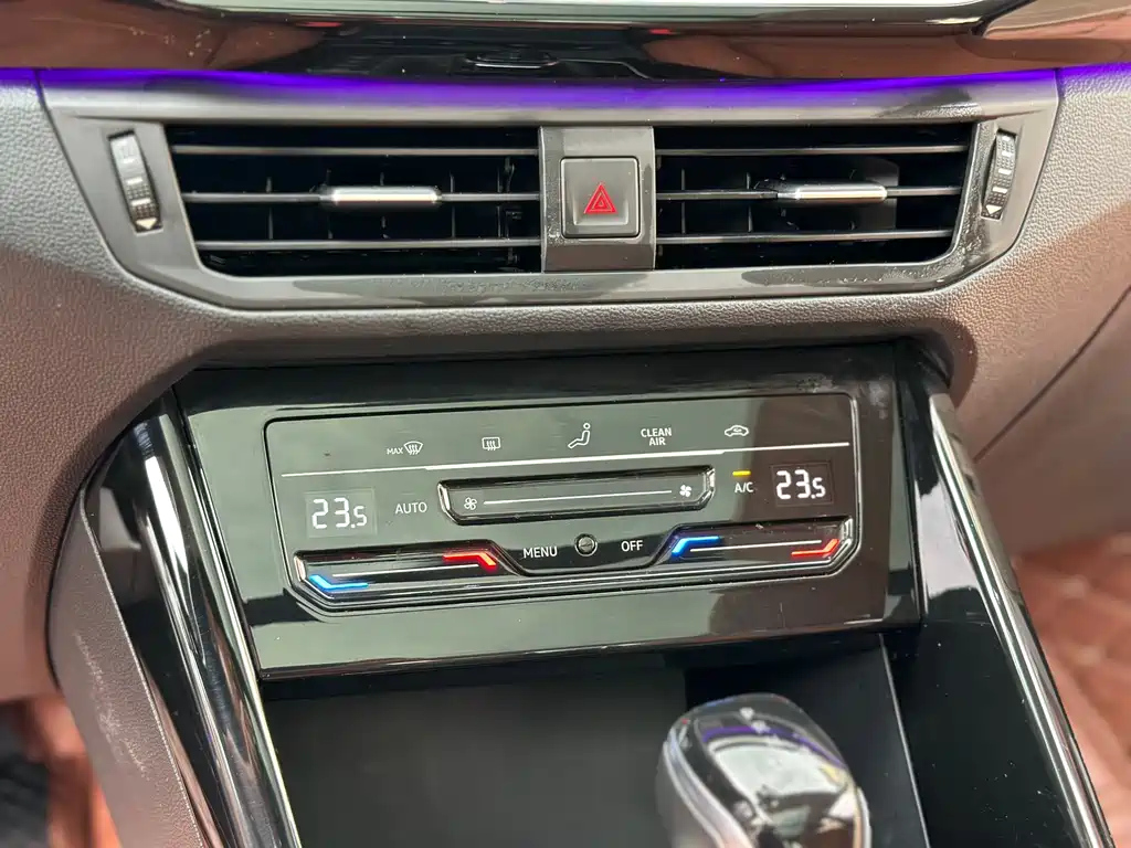 VOLKSWAGEN TAYRON 2020