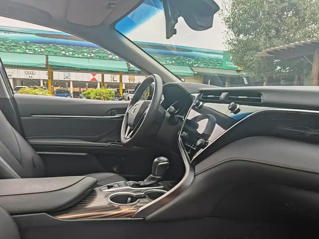 TOYOTA CAMRY 2019